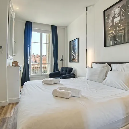 Superbe 3 pièces refait à neuf classé 4 étoiles avec ascenseur et balcon à pied de la plage et du palais des festivals Cannes Extérieur photo