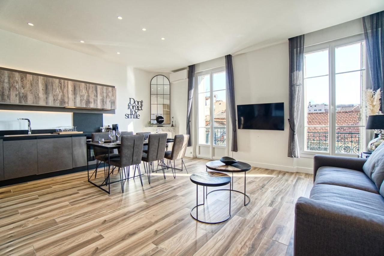 Superbe 3 Pièces Refait à Neuf Classé 4 étoiles Avec Ascenseur Et Balcon à Pied De La Et Du Palais Des Festivals * Cannes